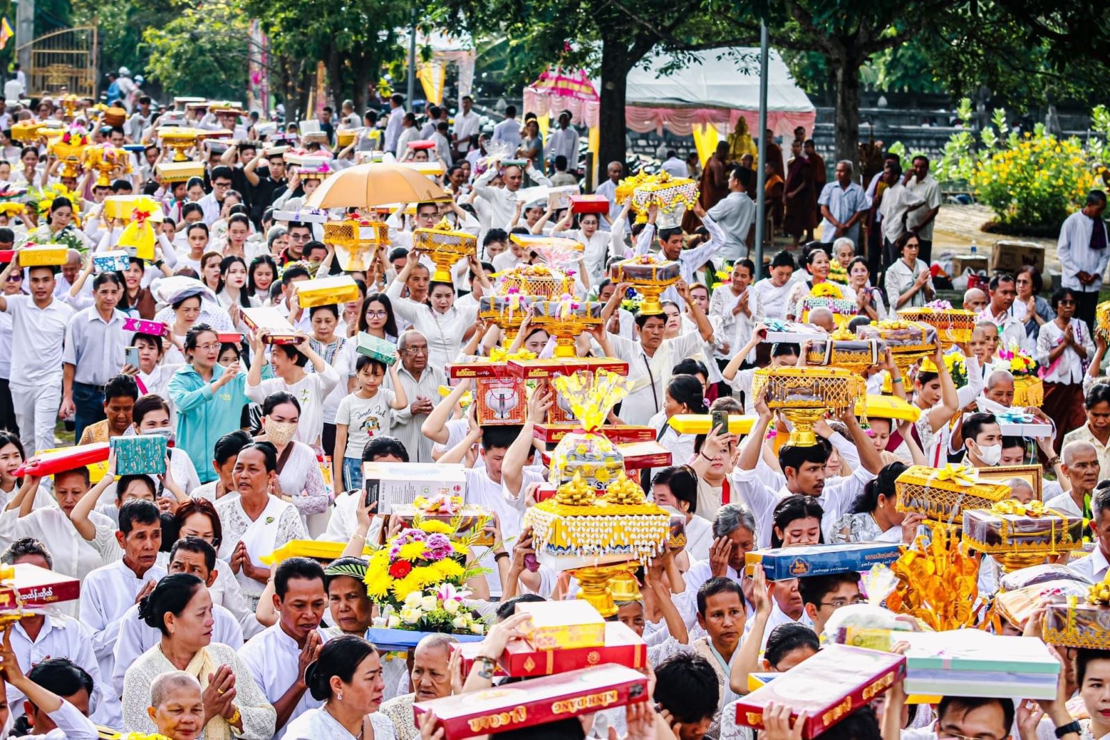 Lễ Dâng Y Katina